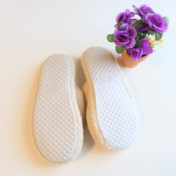 Corgi dog soft tan slippers New - Picture 3 of 4